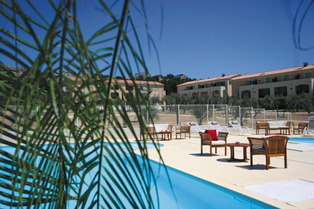 Lagrange Vacances Le Domaine De Bourgeac Paradou Exterior photo